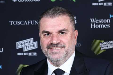 ‘Even he knows it’s fishy’ – Fans baffled as Spurs boss Ange Postecoglou beats Arsenal rival Arteta ..