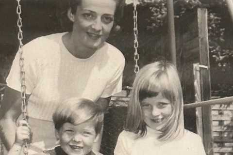 Rare Unseen Pic of Princess Diana Released, Fans Spot Uncanny Resemblance to Princess Charlotte