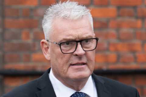 Ex-Tory deputy chairman Lee Anderson defects to Reform UK after PM booted him out in ‘Islamophobic’ ..