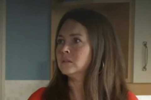 EastEnders fans left fuming over 'ridiculous' blunder in latest episode