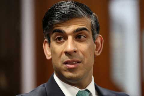 Senior Tory MPs caution Rishi Sunak against May general election in private talks