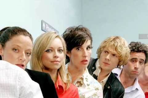 Legendary Sitcom Cast Reunites for New Spin-Off Series