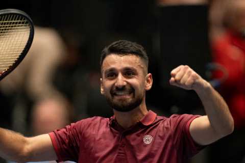 Syrian Tennis Pro Overcomes War Wounds to Chase Grand Slam Dreams