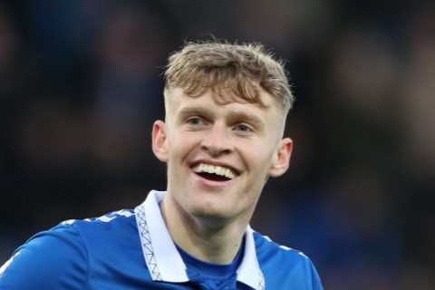 Manchester United Eyeing Summer Move for Everton Star Jarrad Branthwaite