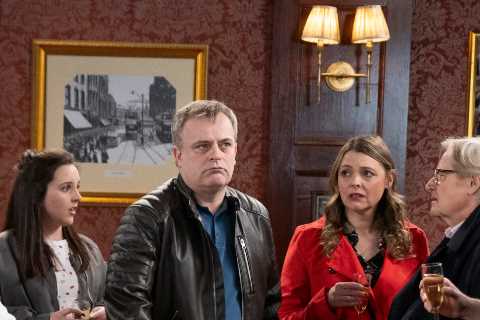 Coronation Street Star Quits After 47 Years on the Cobbles