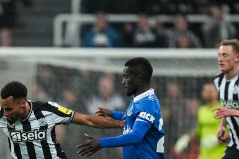 Everton Breaks Record in English Football - Fans Skeptical about Future
