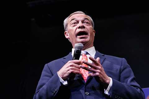 Police Shut Down Right-Wing Conference During Nigel Farage's Speech