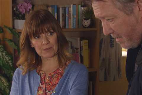 Emmerdale's Rhona Goskirk Faces Tough Decision in Court Over Ex-Husband Gus