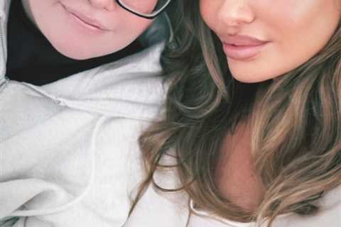 Chloe Sims shares rare snaps of daughter Madison as they travel back to LA together in first class