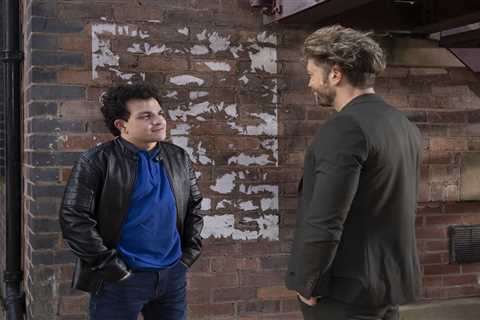 Simon Barlow's exit storyline revealed as cult leader Rowan makes shock move in Coronation Street