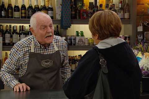 Emmerdale's Chris Chittell Criticizes Soap Scripts and Backs Fan
