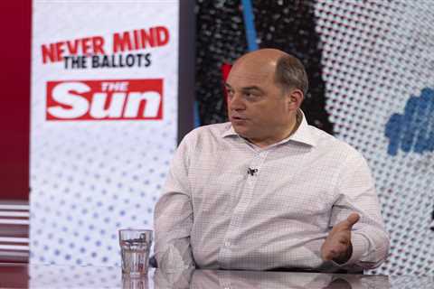 Labour's Nuclear 'Triple Lock' Criticized as 'Triple C**k' by Ex-Defence Secretary