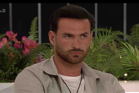 Love Island Drama: Ronnie's Love Square with Bombshell Tiffany Sparks Outrage
