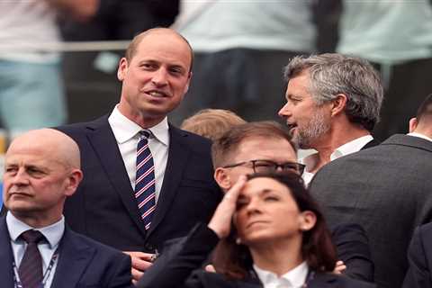 Prince Harry must take the first step to heal rift with William, says royal expert