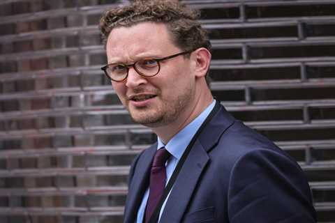 Labour's Net Zero Plans to Cost 'Hundreds of Billions', Reveals Top Frontbencher
