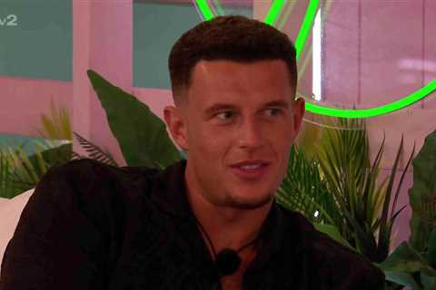 Love Island fans outraged as bombshell cheats on partner with Casa Amor star