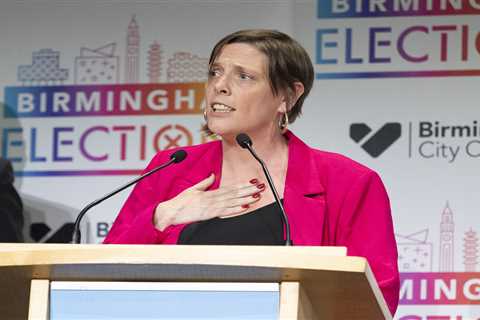 MP Jess Phillips hits back at aggressive hecklers as she clings onto seat