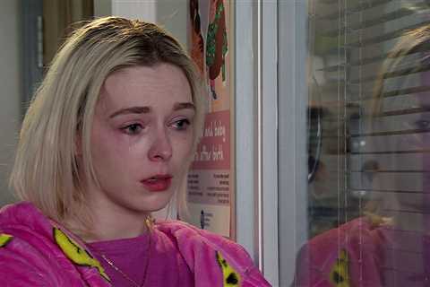 Coronation Street: Lauren Bolton Gives Birth Prematurely as Baby Battles for Life
