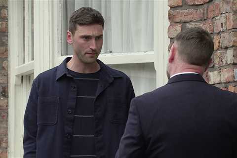 Coronation Street Fans Speculate on Policeman Kit's True Identity