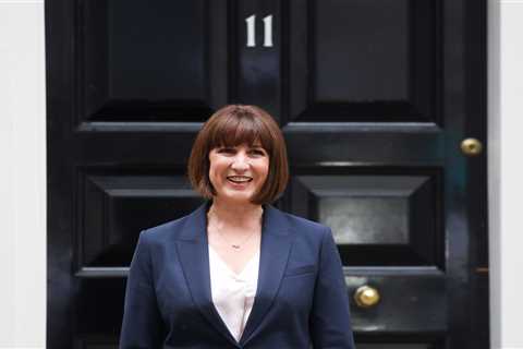 Covering up gentlemens’ urinal in Chancellor Rachel Reeves’ office to cost £8,000