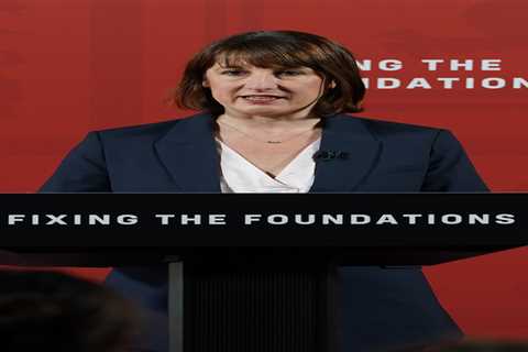 Rachel Reeves urges OAPs to claim pension credit to defuse winter fuel allowance outcry