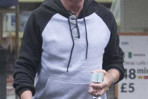Phillip Schofield spotted stocking up on vapes in London after This Morning exit