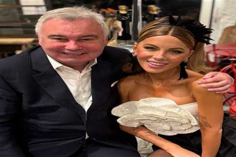 Eamonn Holmes slammed for posing with Hollywood pal Kate Beckinsale