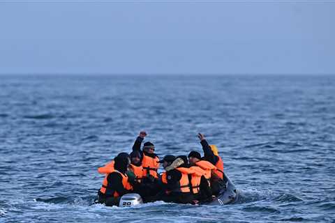 Labour leader under pressure as 10,000 migrants cross Channel since taking office