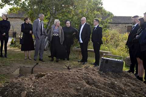 Emmerdale fans left furious as Dingle family member snubs funeral