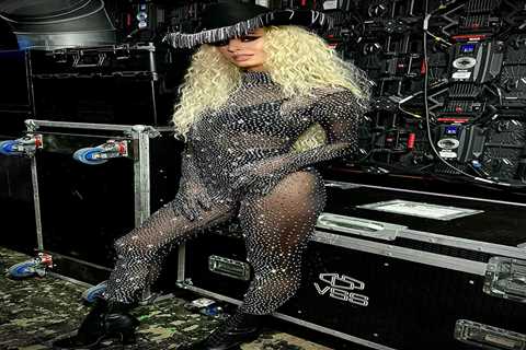 Strictly star Nadiya Bychkova wows in daring bodysuit backstage