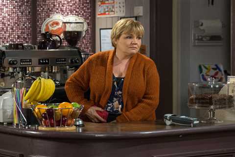 Emmerdale cast fear mass cull as another legend set to leave the soap