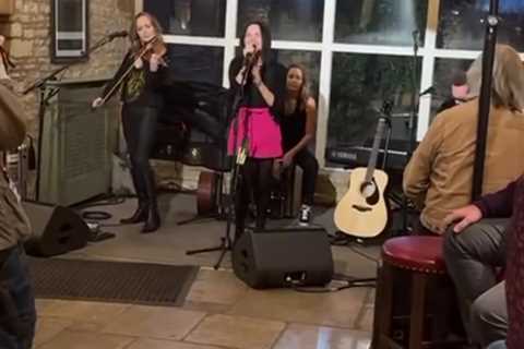 Punters treated to 90s icons The Corrs and Natalie Imbruglia at Jeremy Clarkson's pub