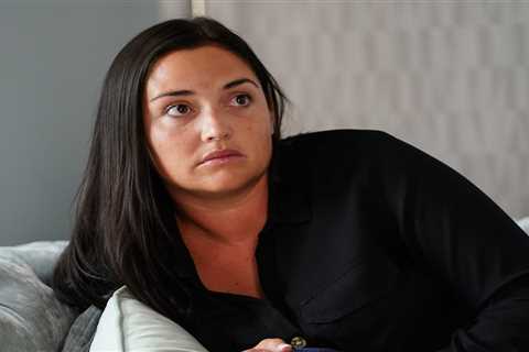 EastEnders Spoilers: Lauren Branning's Secret Battle Continues