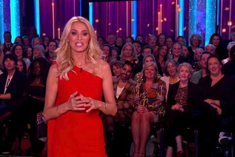 Strictly Come Dancing: Awkward blunder by host Tess Daly leaves fans squirming