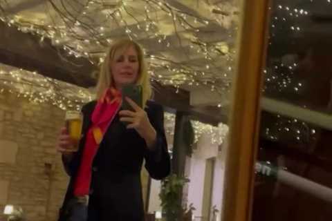 Jeremy Clarkson's girlfriend Lisa Hogan shares festive video at Farmer's Dog pub