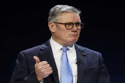 Sir Keir Starmer accused of losing control of British borders as small boat arrivals surge