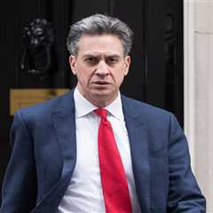 Ed Miliband urged to approve blocked oil and gas fields by judges