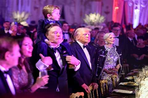 Elon Musk celebrates New Year at Trump’s star-studded Mar-a-Lago bash