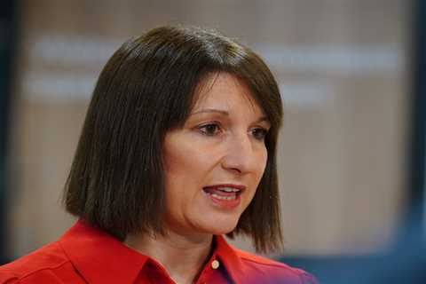 Labour voters plan to save cash in 2025, poll reveals