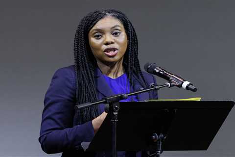 Kemi Badenoch backs Robert Jenrick over comments on migrants' attitudes to women