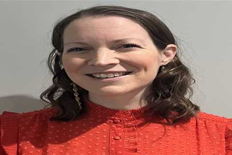 Mum-of-three shocked to learn 'urine infection' was actually stage four bowel cancer