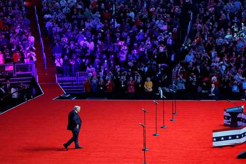 Donald Trump vows to push through hundreds of executive orders on first day as President