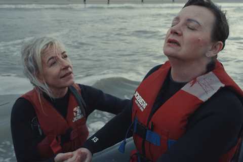 How a Miracle Cure Helped Tracey Overcome Her Fear of Water