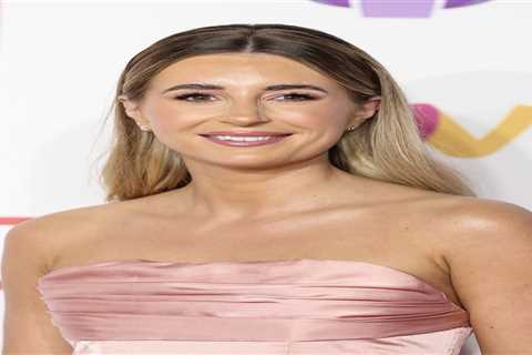 Dani Dyer reveals details of plastic surgery on her podcast