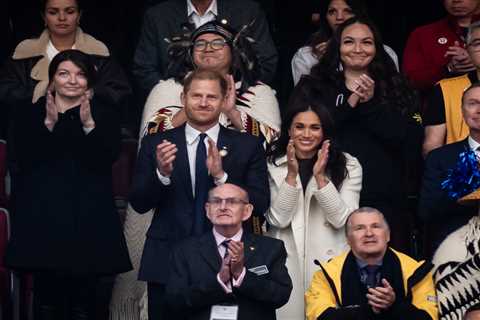 Meghan Markle and Prince Harry Cheer on Athletes at Invictus Games Opening Ceremony