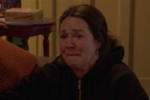 Heartbreaking scenes as EastEnders fans left in tears over Martin Fowler's death