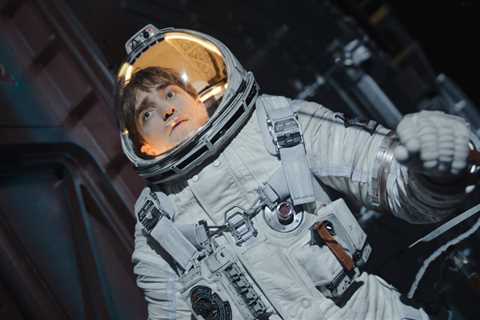 Bong Joon Ho's 'Mickey 17' Review: A Darkly Comedic Sci-Fi Gem