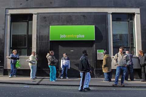 Employees off sick cost UK economy £400m a week