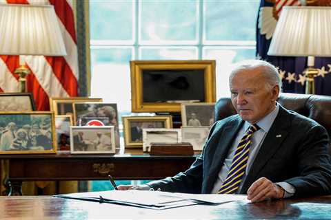Controversy Surrounds Biden's Autopen Signature: What You Need to Know