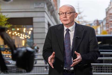 Government Freezes Almost 20k Credit Cards Amid Soaring Spending by Officials